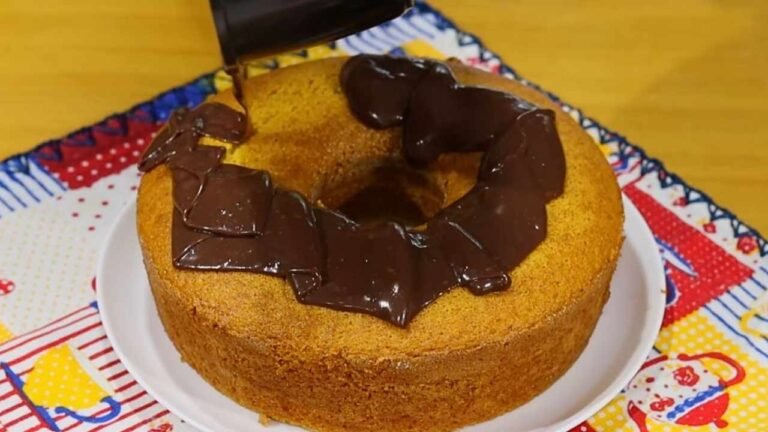 Imagem da Receita de Bolo de Cenoura Fofinho da Vovó.